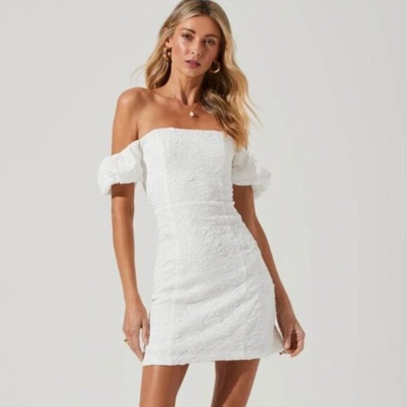 Astr Dresses & Skirts - NWT ASTR The Label Raina Off Shoulder Puff Sleeve Crinkle Mini Dress White Sz M